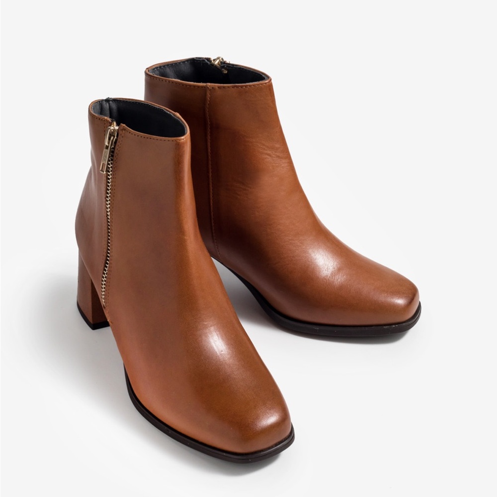 NWT Brown Leather Ankle Boots
